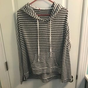 Striped light weight sweater!!
